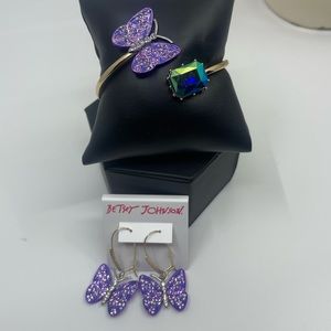 🦋NWT🦋Betsey Johnson 🦋Butterfly & Gem 💎 Bracelet and Earring Set